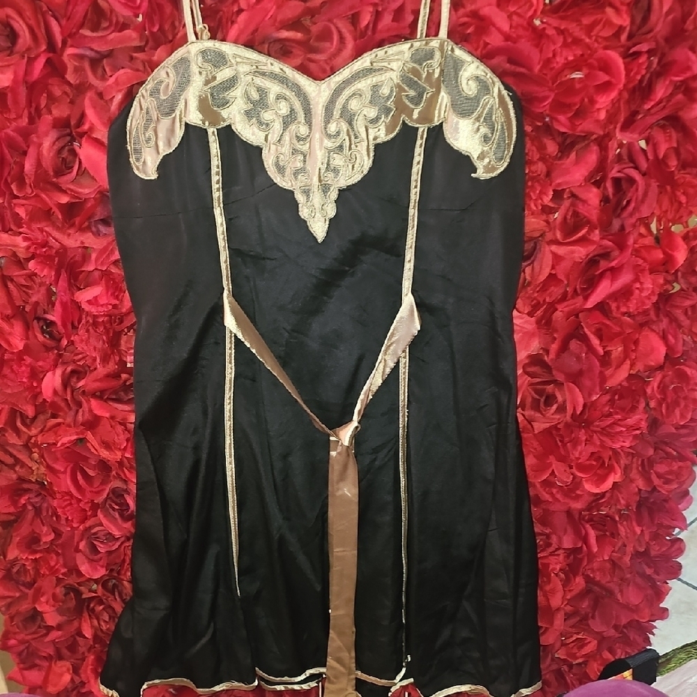 Marineblu Women's Elegant Black and Gold  Mini Dress With Satin Accents Sz Large
